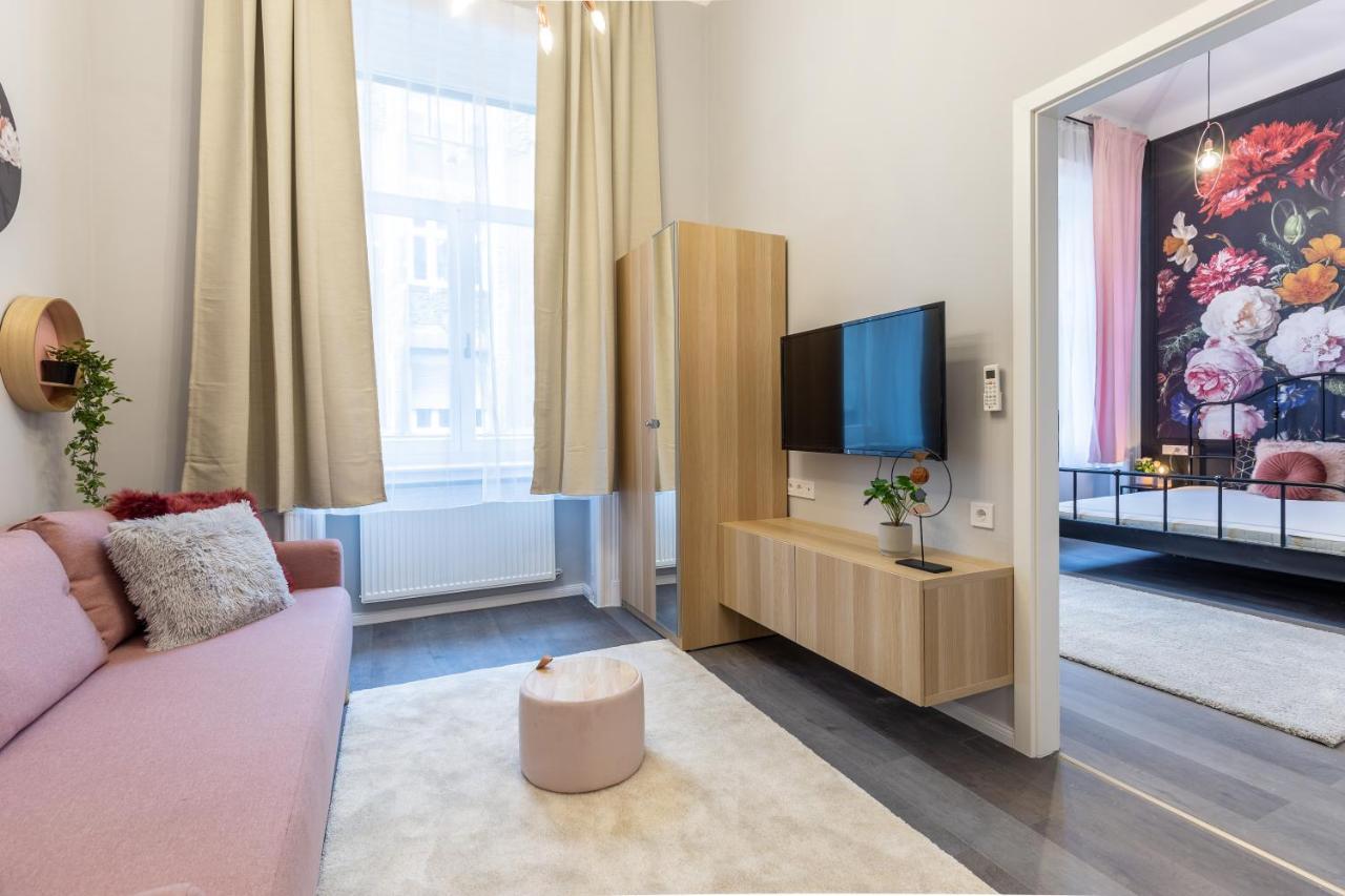 W33 - Prime Location - Comfortable Quality Apartments By Bqa Budapest Luaran gambar