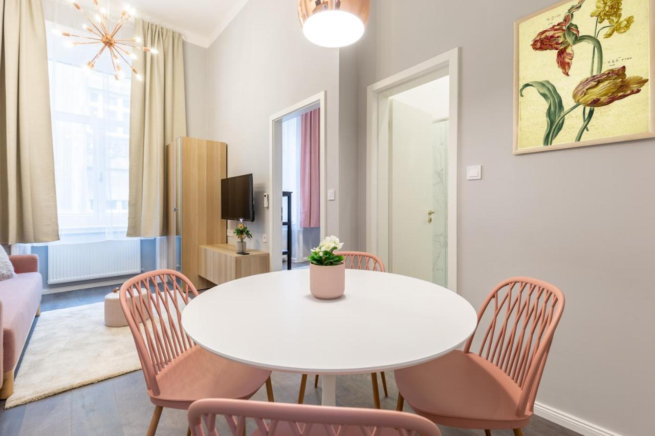 W33 - Prime Location - Comfortable Quality Apartments By Bqa Budapest Luaran gambar